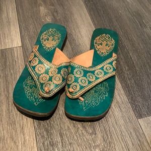 Square toe Indian sandals 90s Y2K